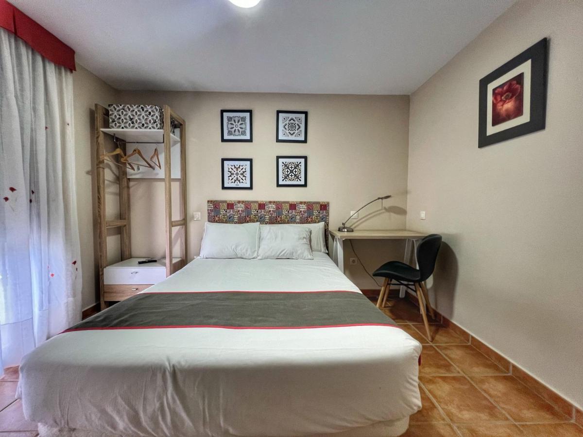 Hostal La Colmena Vicolozano エクステリア 写真