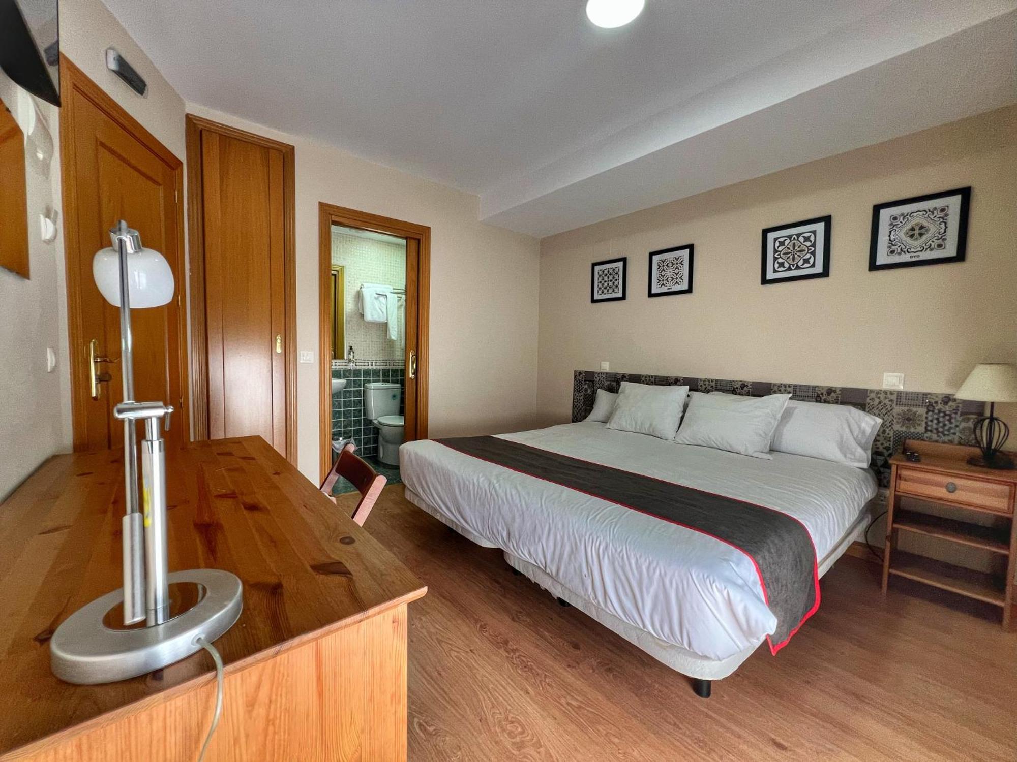 Hostal La Colmena Vicolozano エクステリア 写真