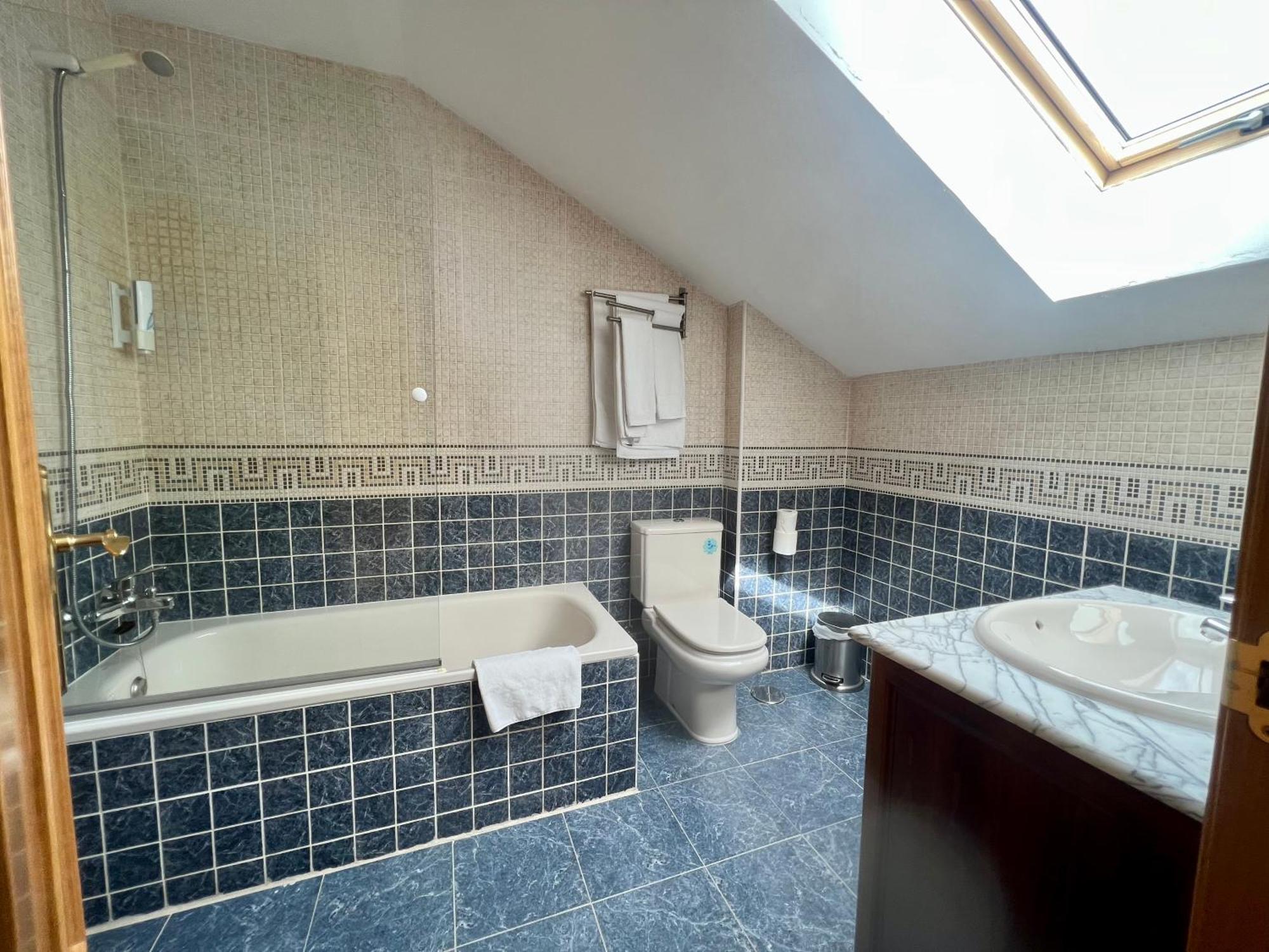Hostal La Colmena Vicolozano エクステリア 写真