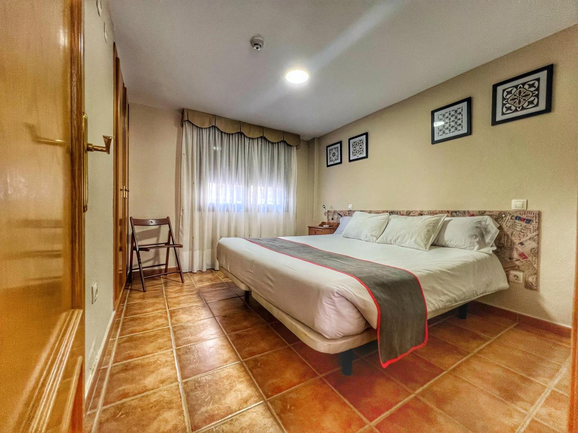 Hostal La Colmena Vicolozano エクステリア 写真