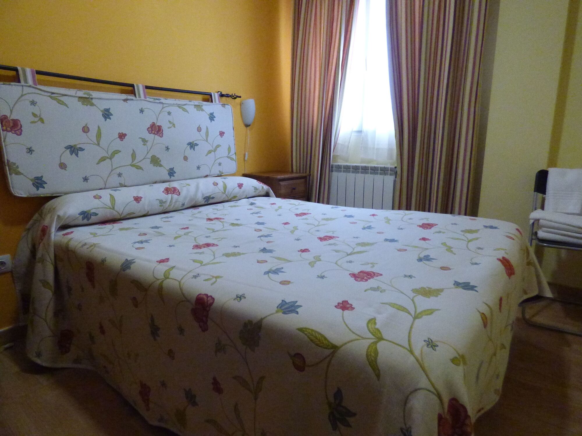 Hostal La Colmena Vicolozano エクステリア 写真